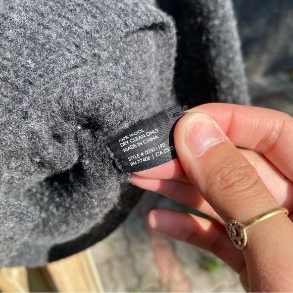 Club Monaco sweater - Picture 5 of 5